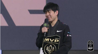 2021MSI-RNG勇夺冠军,Gala获FMVP再现金色的雨阳光的笑容 2021MSI-RNG勇夺冠军,Gala获FMVP再现金色的雨阳光的笑容